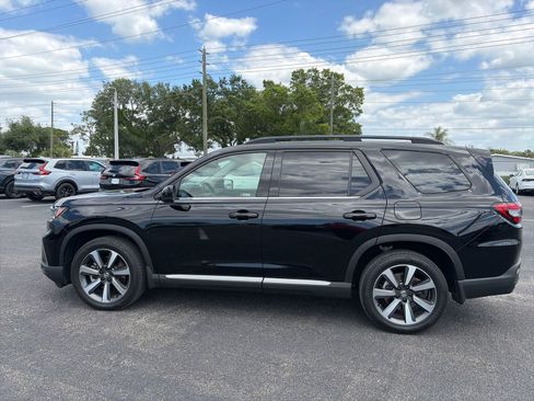 Used 2024 Honda Pilot Touring image 4