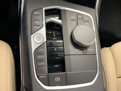 Used 2026 BMW 330i Sedan w/ Convenience Package image 18