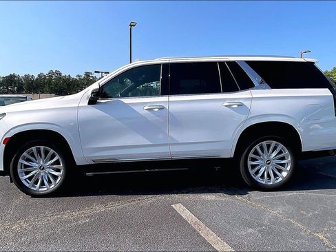 Used 2023 Cadillac Escalade Luxury AWD/4WD image 8