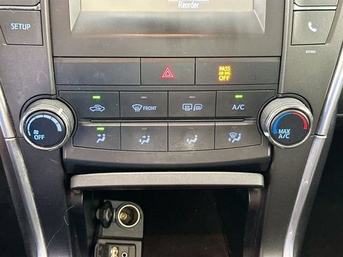 Used 2015 Toyota Camry SE w/ Moonroof Package FWD image 14