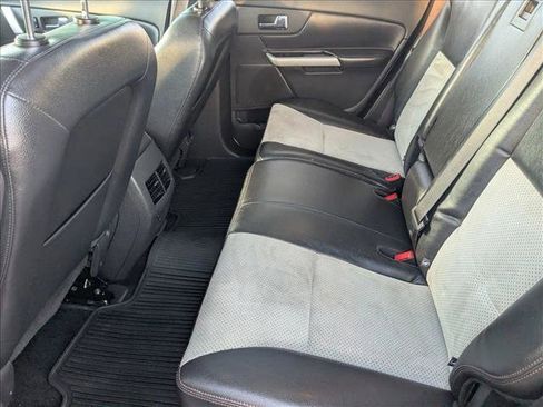 Used 2013 Ford Edge SEL image 18