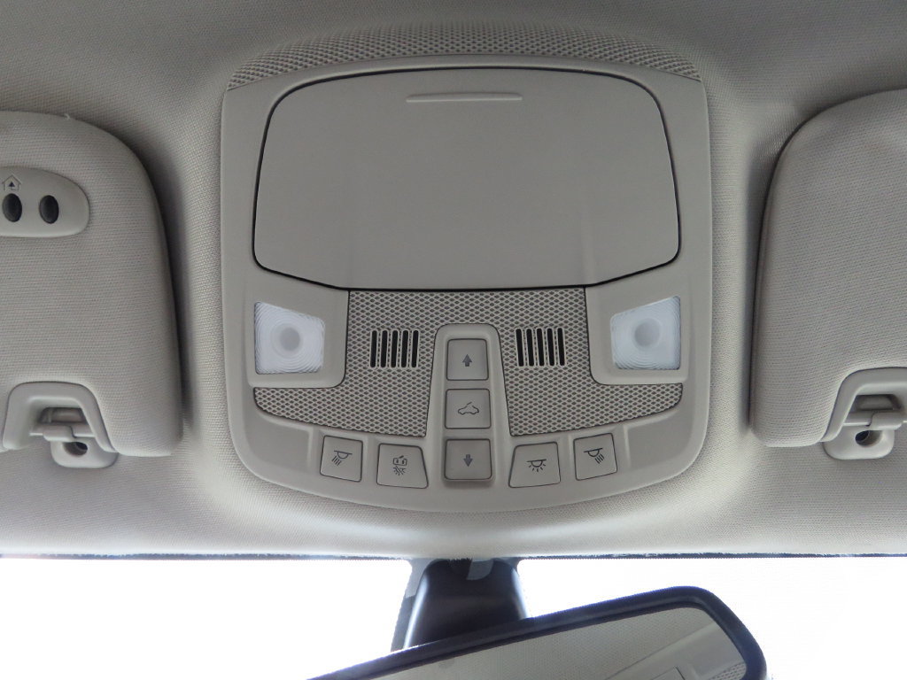 Used 2020 Ford Fusion Energi Titanium FWD image 27