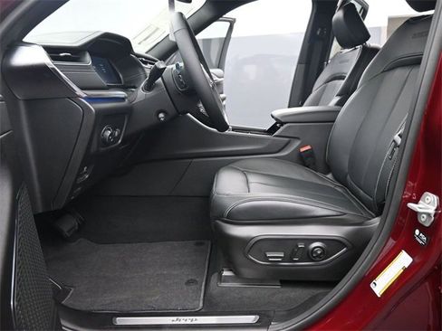 New 2025 Jeep Grand Cherokee L Overland w/ Trailer Tow Package image 10