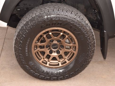 Used 2023 Toyota Tacoma Trail Edition image 36