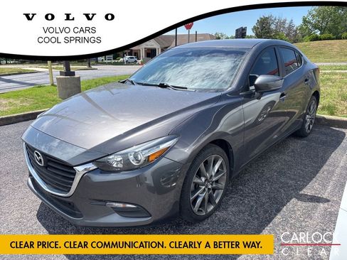 Used 2018 MAZDA MAZDA3 Touring FWD image 1