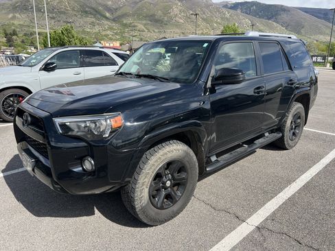 Used 2017 Toyota 4Runner SR5 image 5