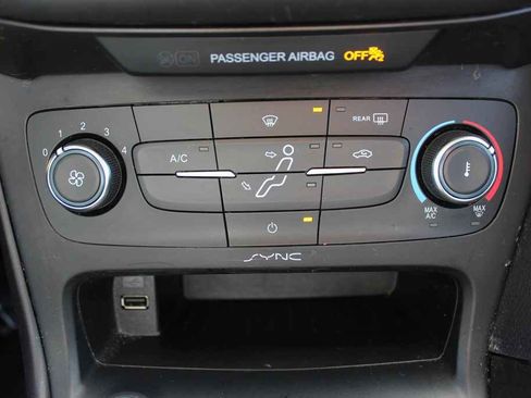 Used 2017 Ford Focus SE image 21