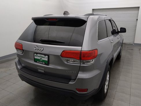 Used 2018 Jeep Grand Cherokee Laredo AWD/4WD image 7
