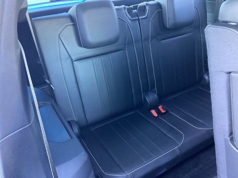 Used 2022 Volkswagen Tiguan SE R-Line image 21