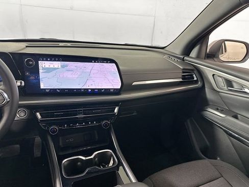 New 2026 Chevrolet Traverse LT image 24