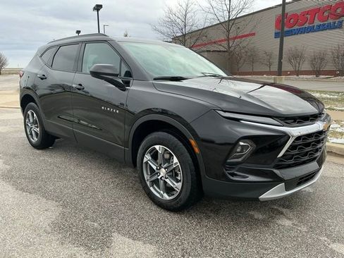 Used 2025 Chevrolet Blazer LT w/ Convenience Package image 3