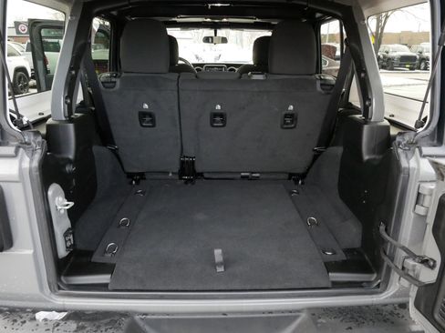 Used 2022 Jeep Wrangler Unlimited Sport image 18