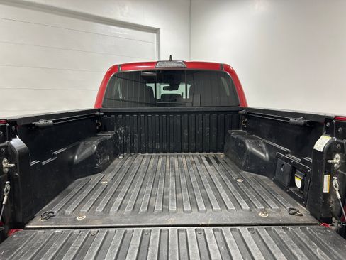 Used 2019 Toyota Tacoma TRD Sport image 28