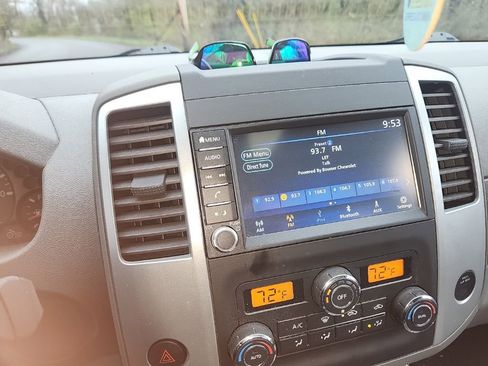 Used 2020 Nissan Frontier SV w/ Midnight Edition Floor Mats image 8