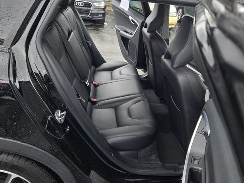 Used 2016 Volvo V60 T5 Cross Country image 15