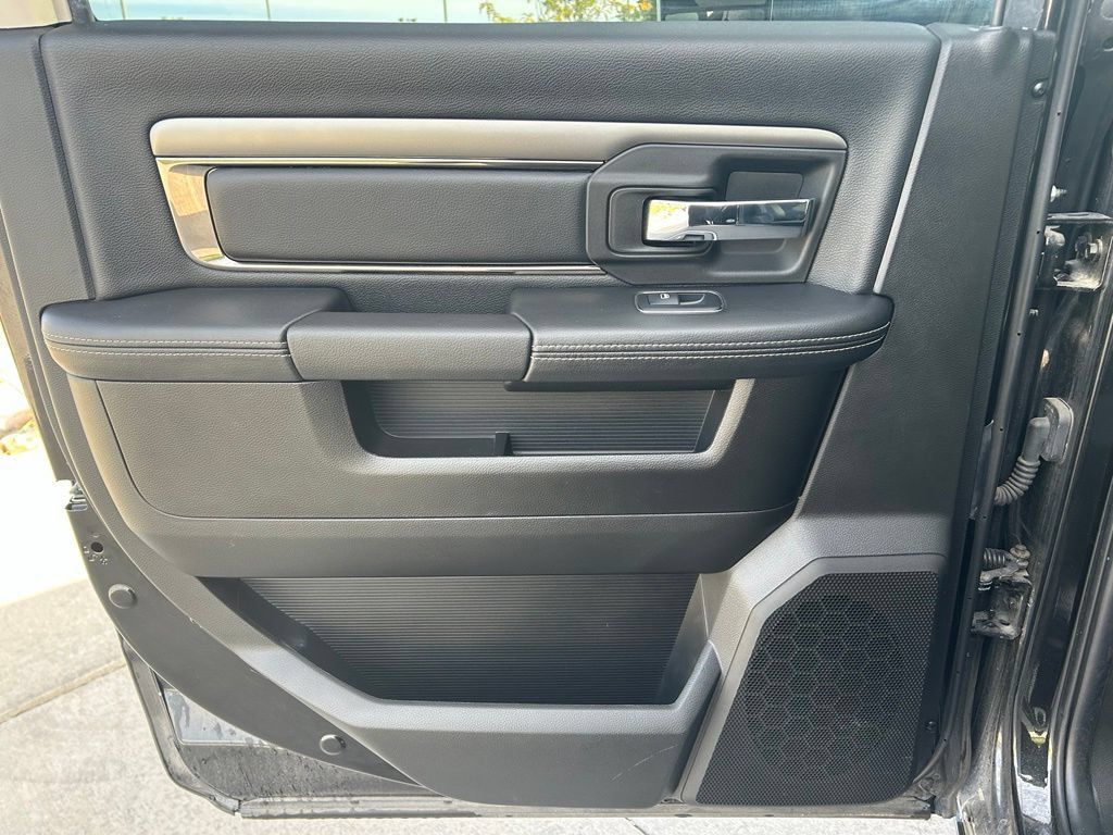 Used 2018 RAM 2500 Big Horn w/ Sport Appearance Group AWD/4WD image 26