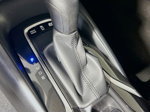 Used 2022 Toyota Corolla LE FWD image 25
