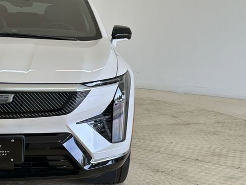 New 2025 Cadillac Optiq Luxury 1 AWD/4WD image 11