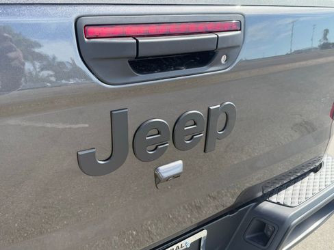 New 2026 Jeep Gladiator Willys image 32