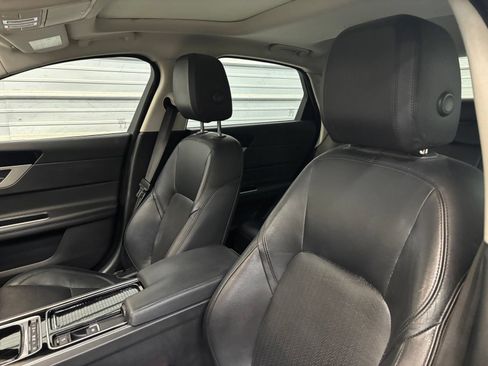 Used 2016 Jaguar XF Prestige AWD/4WD image 14