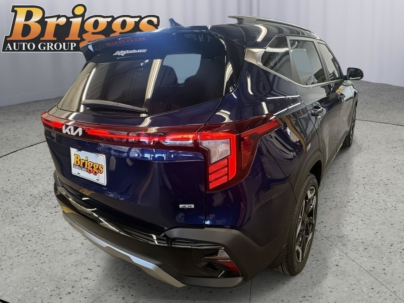 Used 2024 Kia Seltos SX w/ SX Sunroof Package AWD/4WD image 5