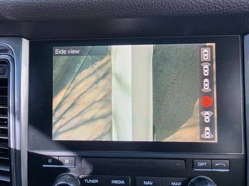 Used 2017 Porsche Macan image 25