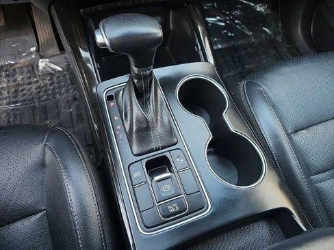 Used 2019 Kia Sorento EX image 17