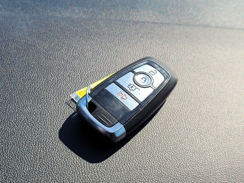 Used 2025 Ford Escape ST-Line FWD image 11