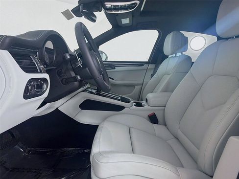 New 2025 Porsche Macan S image 5
