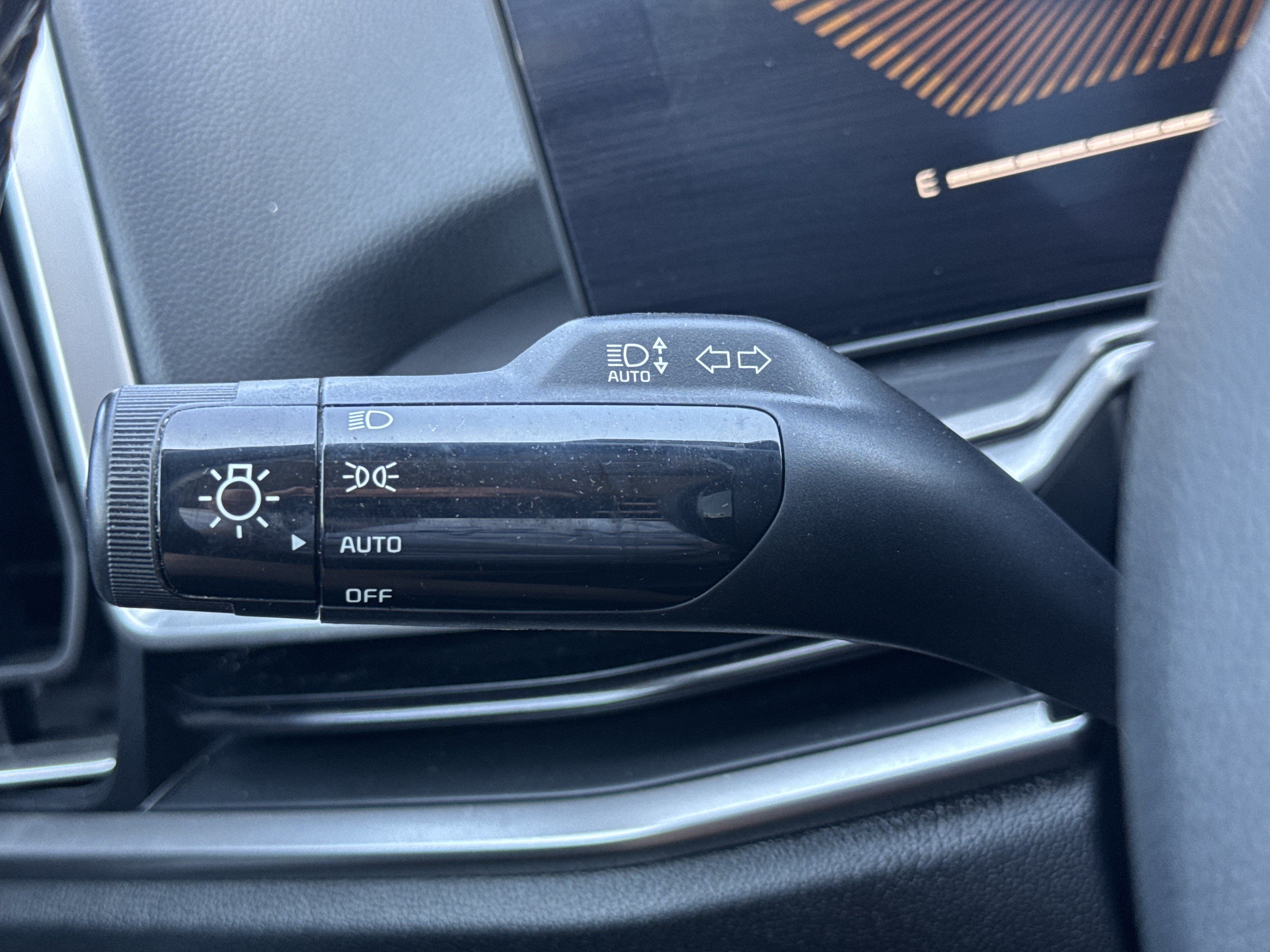 Used 2024 Kia Sorento S AWD/4WD image 15