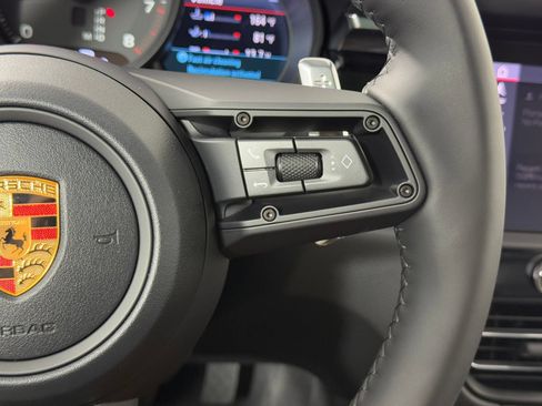 Certified 2026 Porsche Macan AWD/4WD image 29