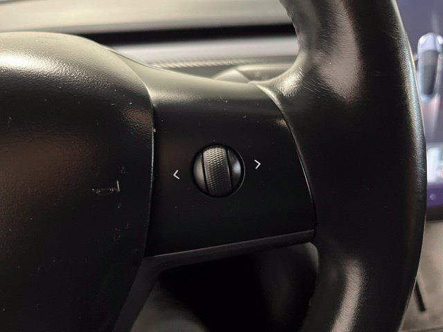 Used 2018 Tesla Model 3 Long Range RWD image 27