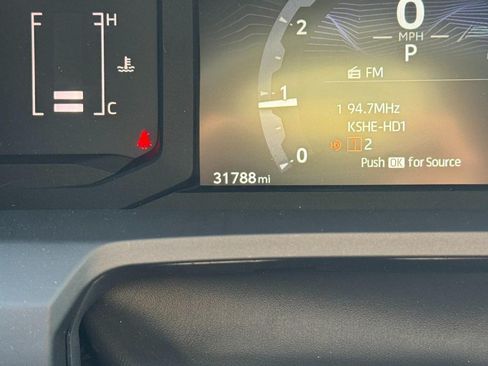 Certified 2024 Toyota Tacoma SR AWD/4WD image 22