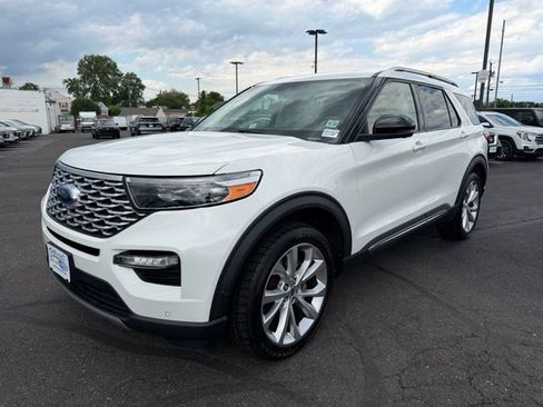 Used 2022 Ford Explorer Platinum w/ Equipment Group 601A AWD/4WD image 3