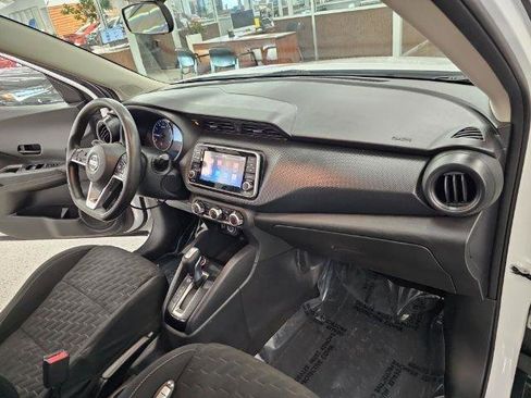 Used 2021 Nissan Kicks S FWD image 8