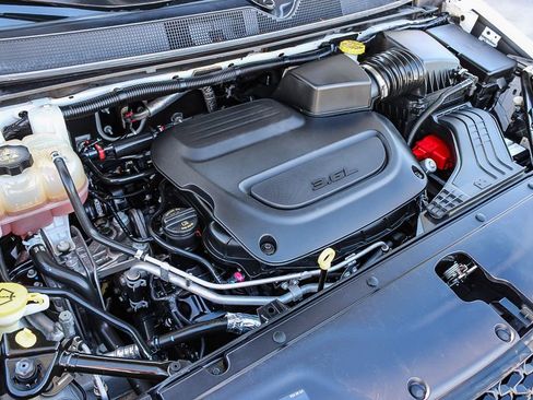 Used 2022 Chrysler Pacifica Touring-L image 26