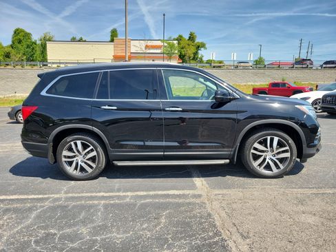 Used 2017 Honda Pilot Elite image 2