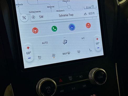 Used 2021 Ford Edge Titanium image 22