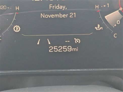 Used 2025 GMC Yukon Denali image 31