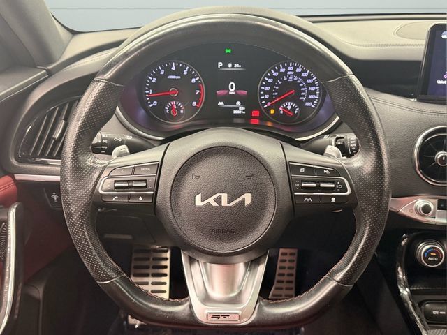 Used 2023 Kia Stinger GT-Line w/ Sun & Sound Package RWD image 31
