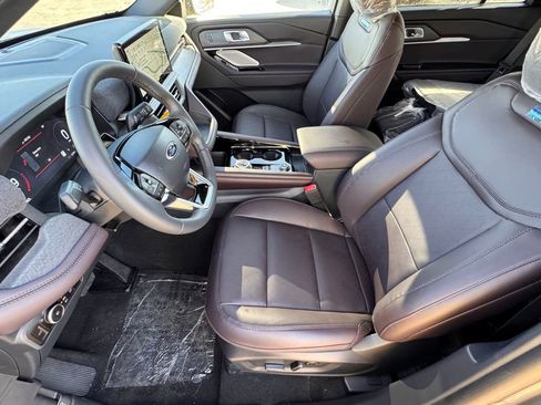 New 2026 Ford Explorer Platinum image 17