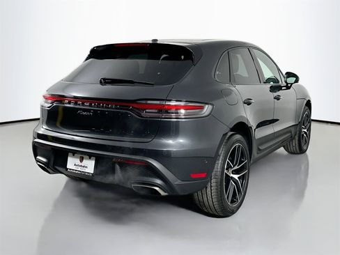 Certified 2025 Porsche Macan image 6