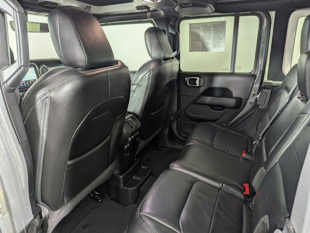 Used 2023 Jeep Wrangler Unlimited Sahara AWD/4WD image 23