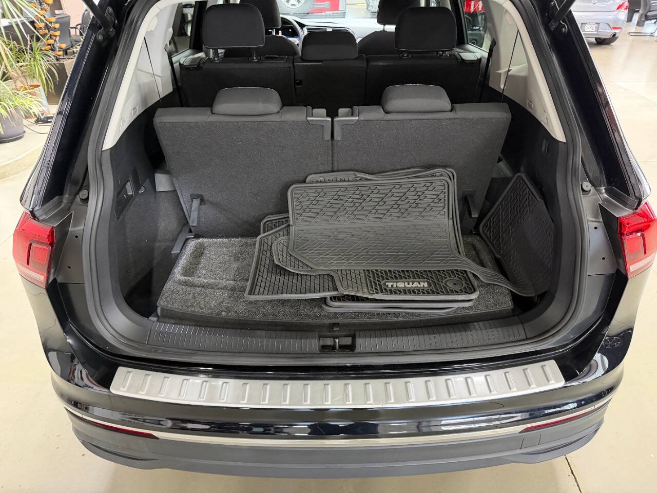 Used 2023 Volkswagen Tiguan S w/ Driver Assistance Package FWD image 9
