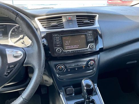 Used 2017 Nissan Sentra SV image 7