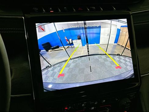 Used 2023 Jeep Grand Cherokee Overland w/ Luxury Tech Group IV image 25