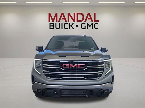 Used 2025 GMC Sierra 1500 SLT AWD/4WD image 2