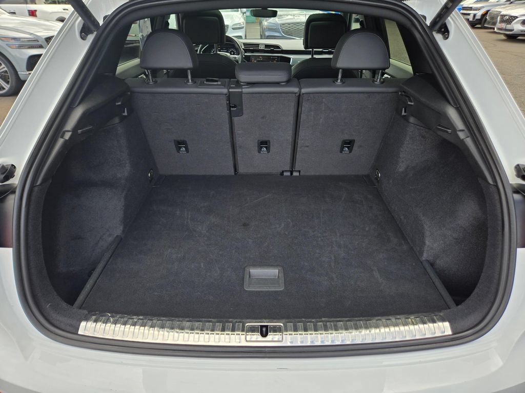 Used 2025 Audi Q3 2.0T Premium AWD/4WD image 13