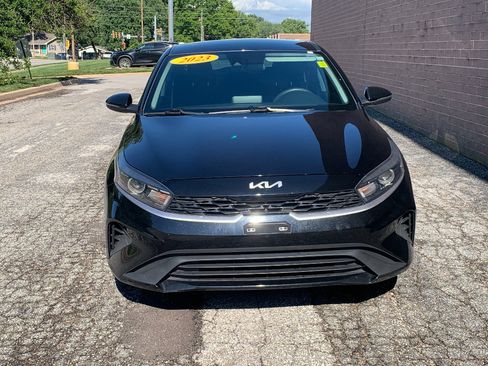 Used 2023 Kia Forte LXS w/ LXS Technology Package FWD image 8
