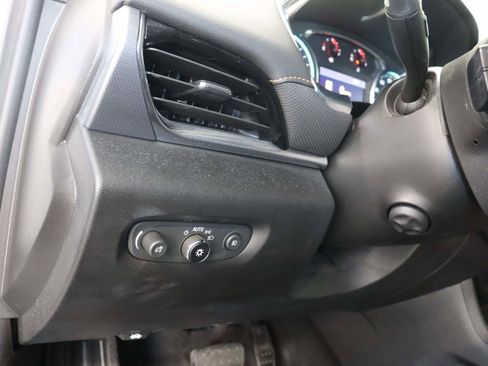 Used 2020 Chevrolet Traverse Premier image 18